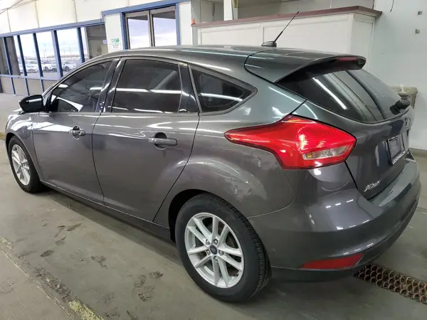 1FADP3K27JL261404 2018 FORD FOCUS - Image 2