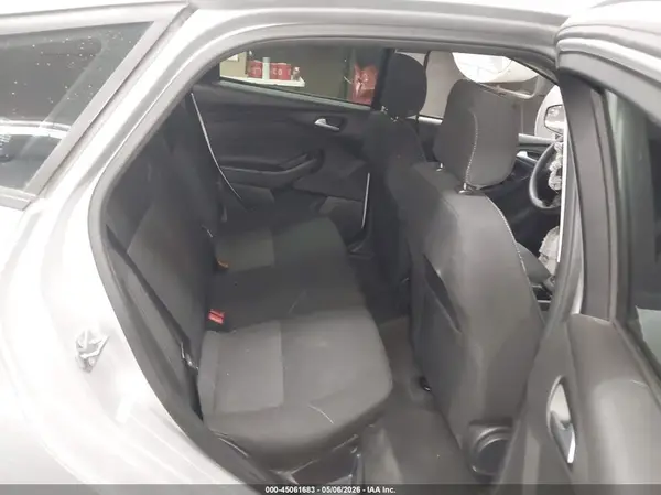 1FADP3K27JL262469 2018 FORD FOCUS - Image 8