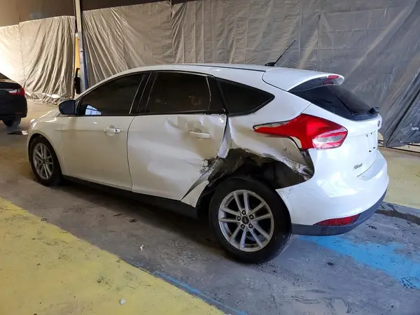 1FADP3K27JL268028 2018 FORD FOCUS - Image 2