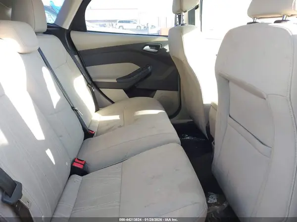 1FADP3K27JL271155 2018 FORD FOCUS - Image 8