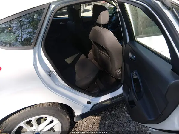1FADP3K27JL272595 2018 FORD FOCUS - Image 8