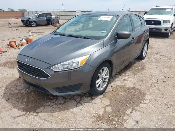 1FADP3K27JL273357 2018 FORD FOCUS - Image 2