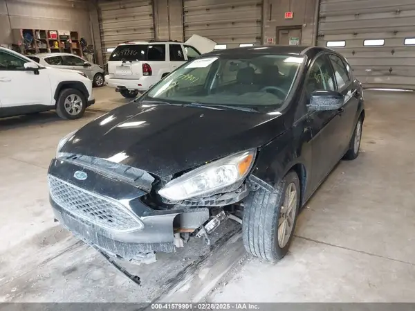 1FADP3K27JL280163 2018 FORD FOCUS - Image 2