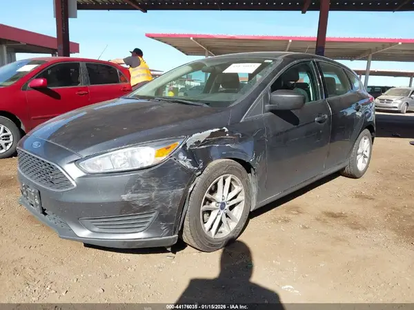 1FADP3K27JL284567 2018 FORD FOCUS - Image 2
