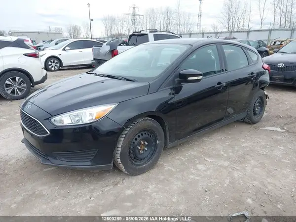 1FADP3K27JL318099 2018 FORD FOCUS - Image 2