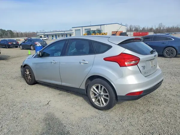 1FADP3K27JL318975 2018 FORD FOCUS - Image 2