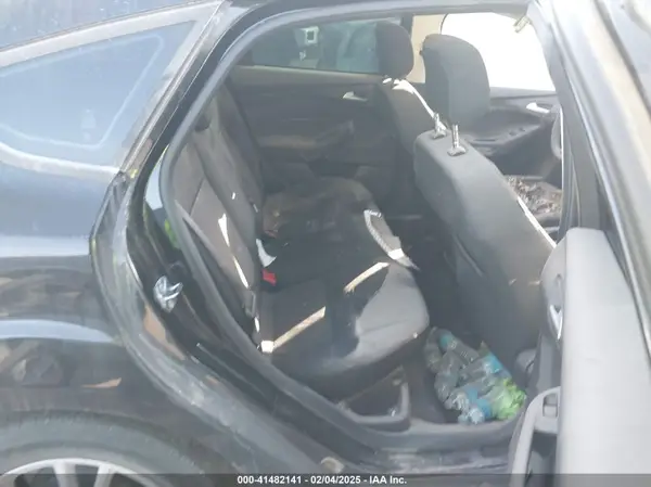 1FADP3K27JL322833 2018 FORD FOCUS - Image 8
