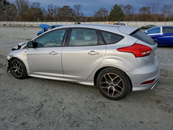 1FADP3K28GL289267 2016 FORD FOCUS - Image 2