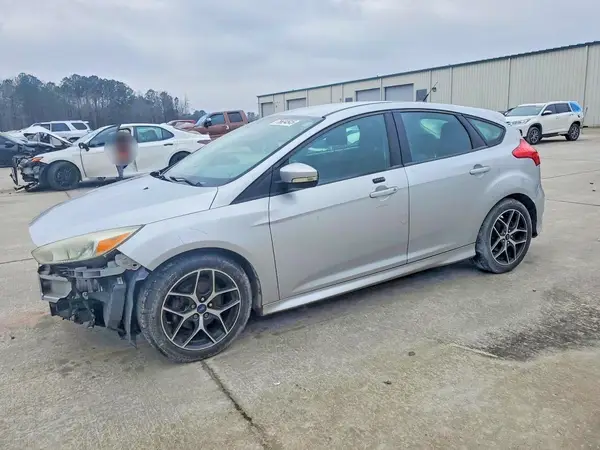 1FADP3K28GL335244 2016 FORD FOCUS - Image 1