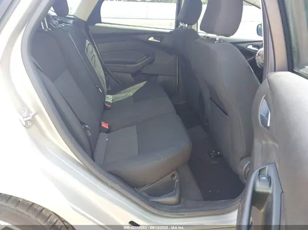 1FADP3K28GL360161 2016 FORD FOCUS - Image 8