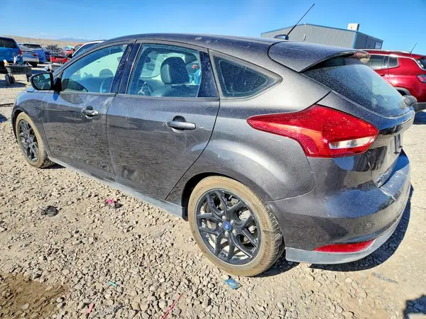 1FADP3K28GL372472 2016 FORD FOCUS - Image 2