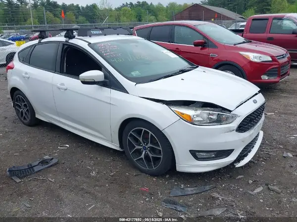 1FADP3K28GL375694 2016 FORD FOCUS - Image 1
