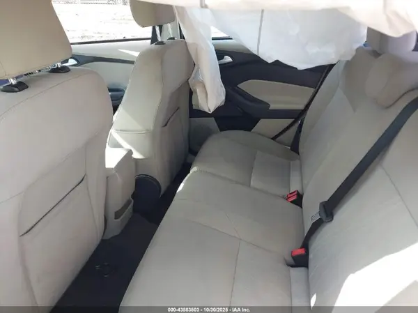 1FADP3K28GL389465 2016 FORD FOCUS - Image 8