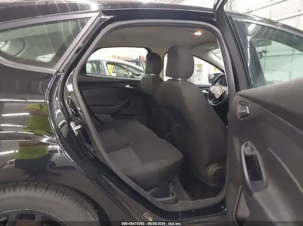 1FADP3K28HL214666 2017 FORD FOCUS - Image 8