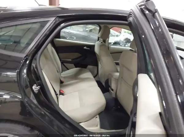 1FADP3K28HL218068 2017 FORD FOCUS - Image 8