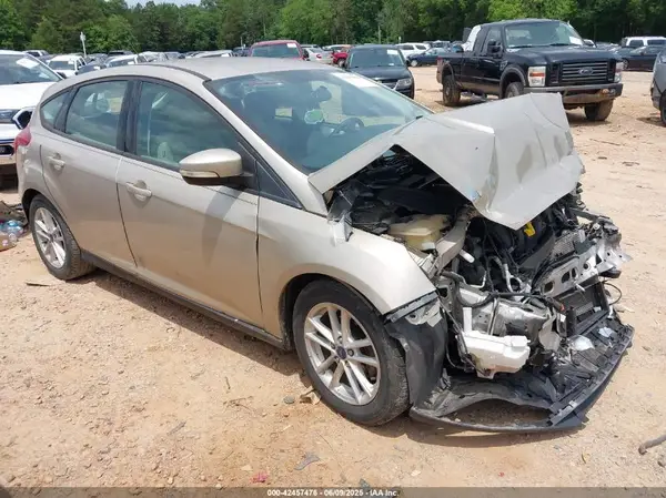 1FADP3K28HL220869 2017 FORD FOCUS - Image 1
