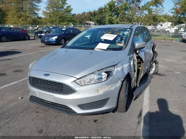 1FADP3K28HL240717 2017 FORD FOCUS - Image 2