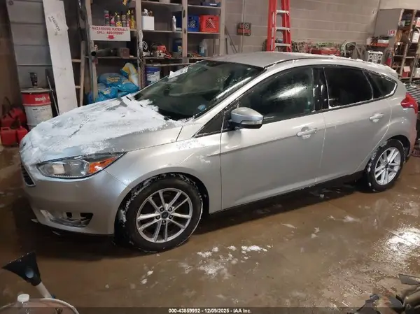 1FADP3K28HL242824 2017 FORD FOCUS - Image 2