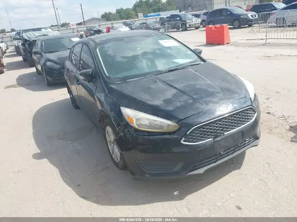 1FADP3K28HL267271 2017 FORD FOCUS - Image 1