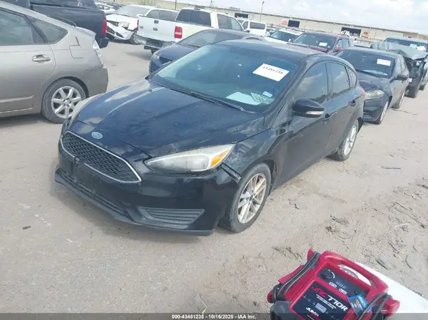 1FADP3K28HL267271 2017 FORD FOCUS - Image 2