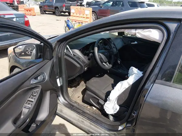 1FADP3K28HL331647 2017 FORD FOCUS - Image 8