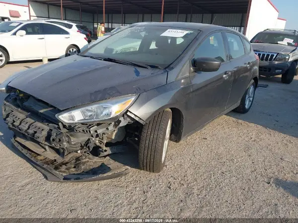 1FADP3K28JL218349 2018 FORD FOCUS - Image 2