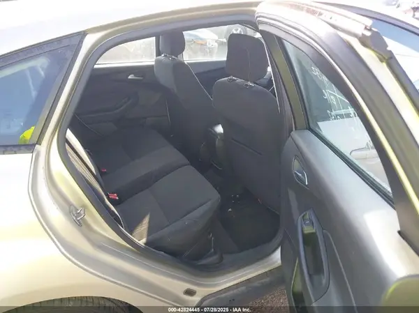 1FADP3K28JL228833 2018 FORD FOCUS - Image 8