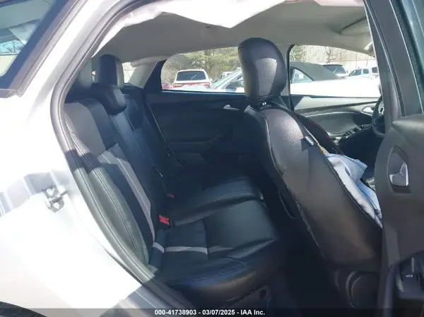 1FADP3K28JL254252 2018 FORD FOCUS - Image 8