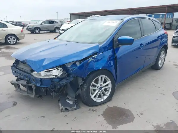 1FADP3K28JL255241 2018 FORD FOCUS - Image 2