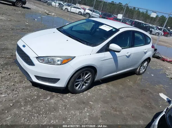 1FADP3K28JL256423 2018 FORD FOCUS - Image 2