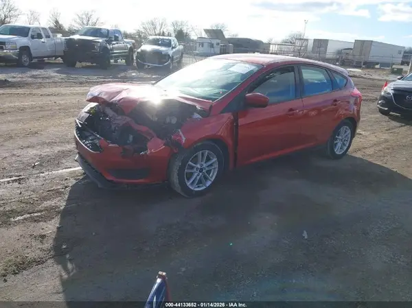 1FADP3K28JL257538 2018 FORD FOCUS - Image 2