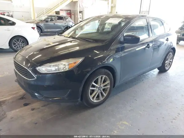 1FADP3K28JL261055 2018 FORD FOCUS - Image 2