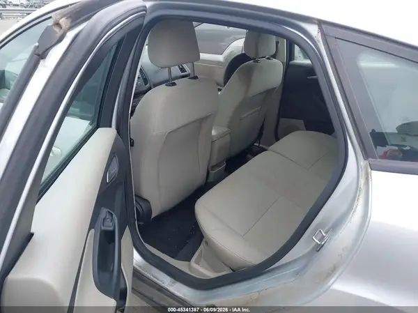 1FADP3K28JL266210 2018 FORD FOCUS - Image 8