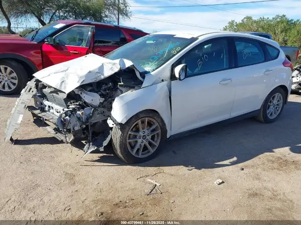 1FADP3K28JL279684 2018 FORD FOCUS - Image 2