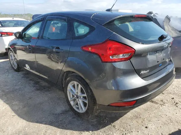 1FADP3K28JL279944 2018 FORD FOCUS - Image 2