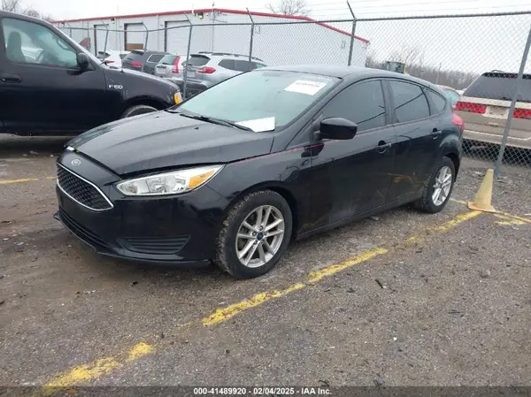 1FADP3K28JL281919 2018 FORD FOCUS - Image 2