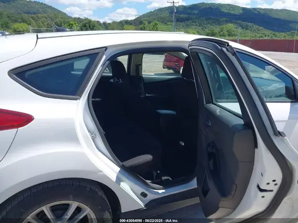 1FADP3K28JL288692 2018 FORD FOCUS - Image 8