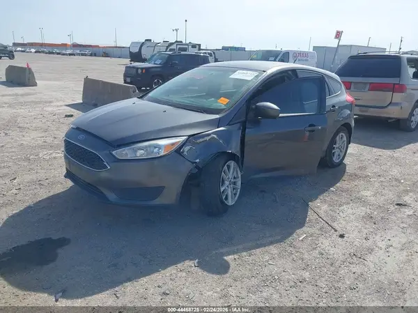 1FADP3K28JL311582 2018 FORD FOCUS - Image 2