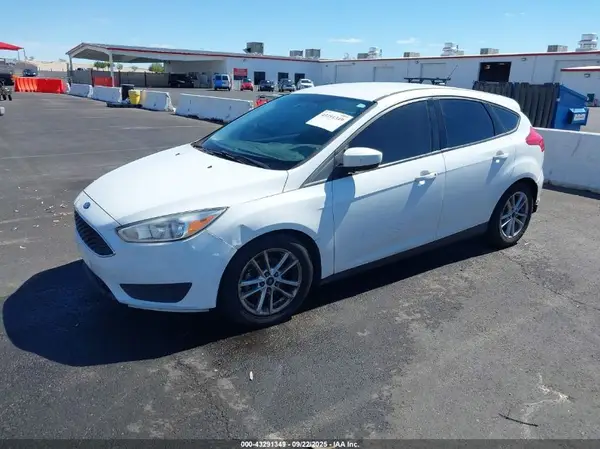 1FADP3K28JL315888 2018 FORD FOCUS - Image 2