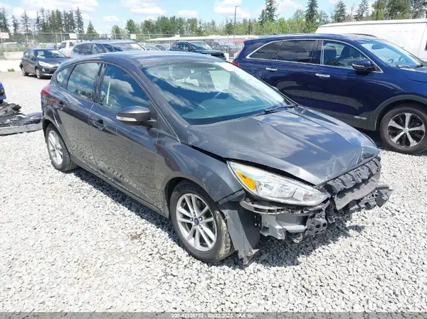 1FADP3K28JL323165 2018 FORD FOCUS - Image 1
