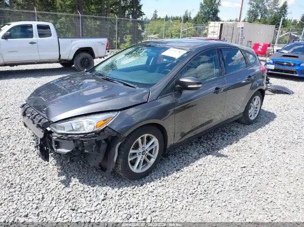 1FADP3K28JL323165 2018 FORD FOCUS - Image 2