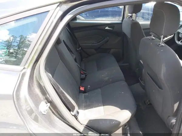 1FADP3K28JL323165 2018 FORD FOCUS - Image 8