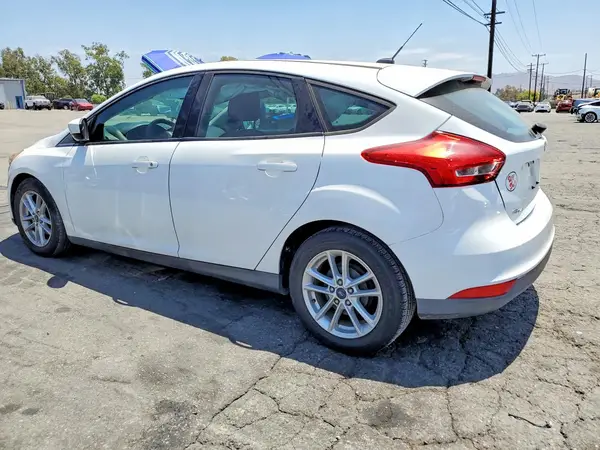 1FADP3K28JL325756 2018 FORD FOCUS - Image 2