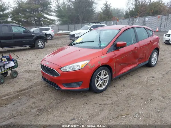 1FADP3K28JL329189 2018 FORD FOCUS - Image 2