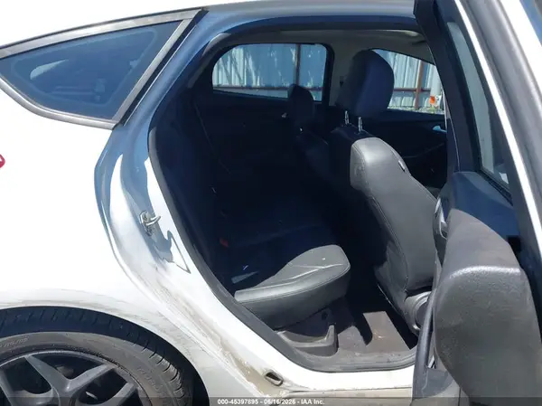 1FADP3K29GL203660 2016 FORD FOCUS - Image 8