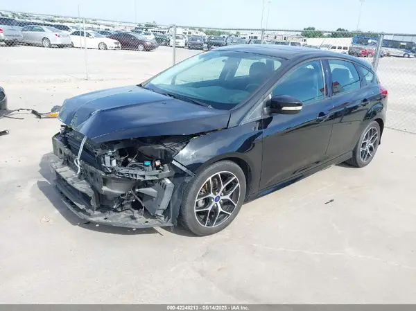 1FADP3K29GL228462 2016 FORD FOCUS - Image 2