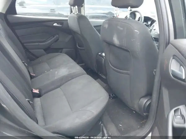 1FADP3K29GL256925 2016 FORD FOCUS - Image 8