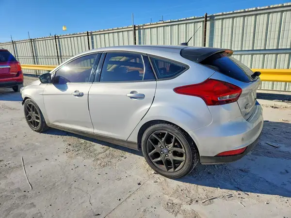1FADP3K29GL325953 2016 FORD FOCUS - Image 2