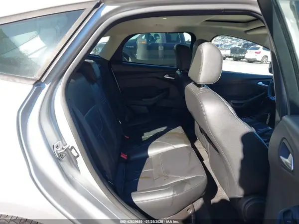 1FADP3K29GL333034 2016 FORD FOCUS - Image 8
