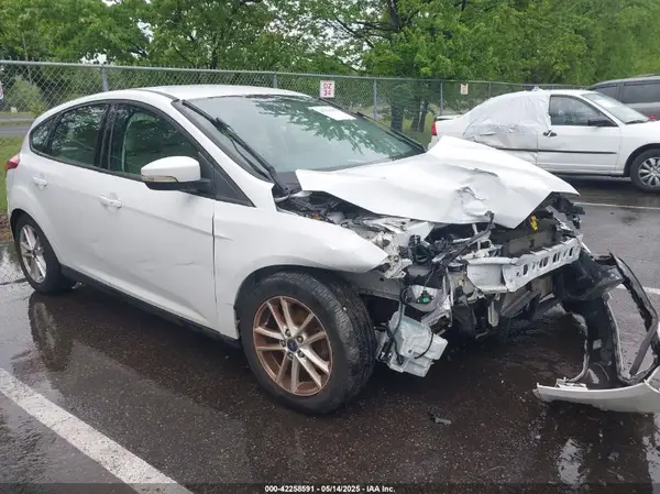 1FADP3K29GL354594 2016 FORD FOCUS - Image 1